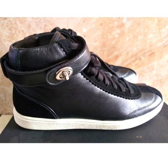NEW COACH BLACK HIGH TOP LEATHER SNEAKERS SIZE 7 - Picture 1 of 11